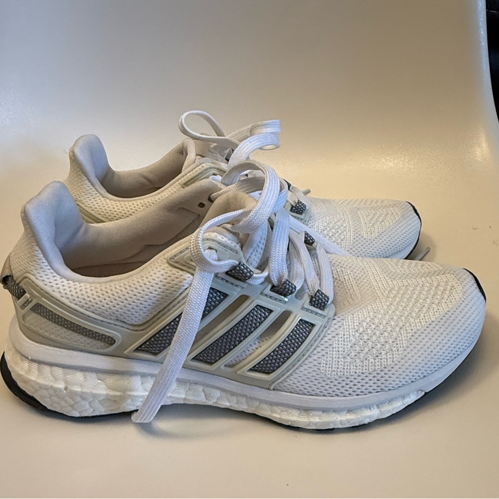 adidas Energy Boost Women’s size 6